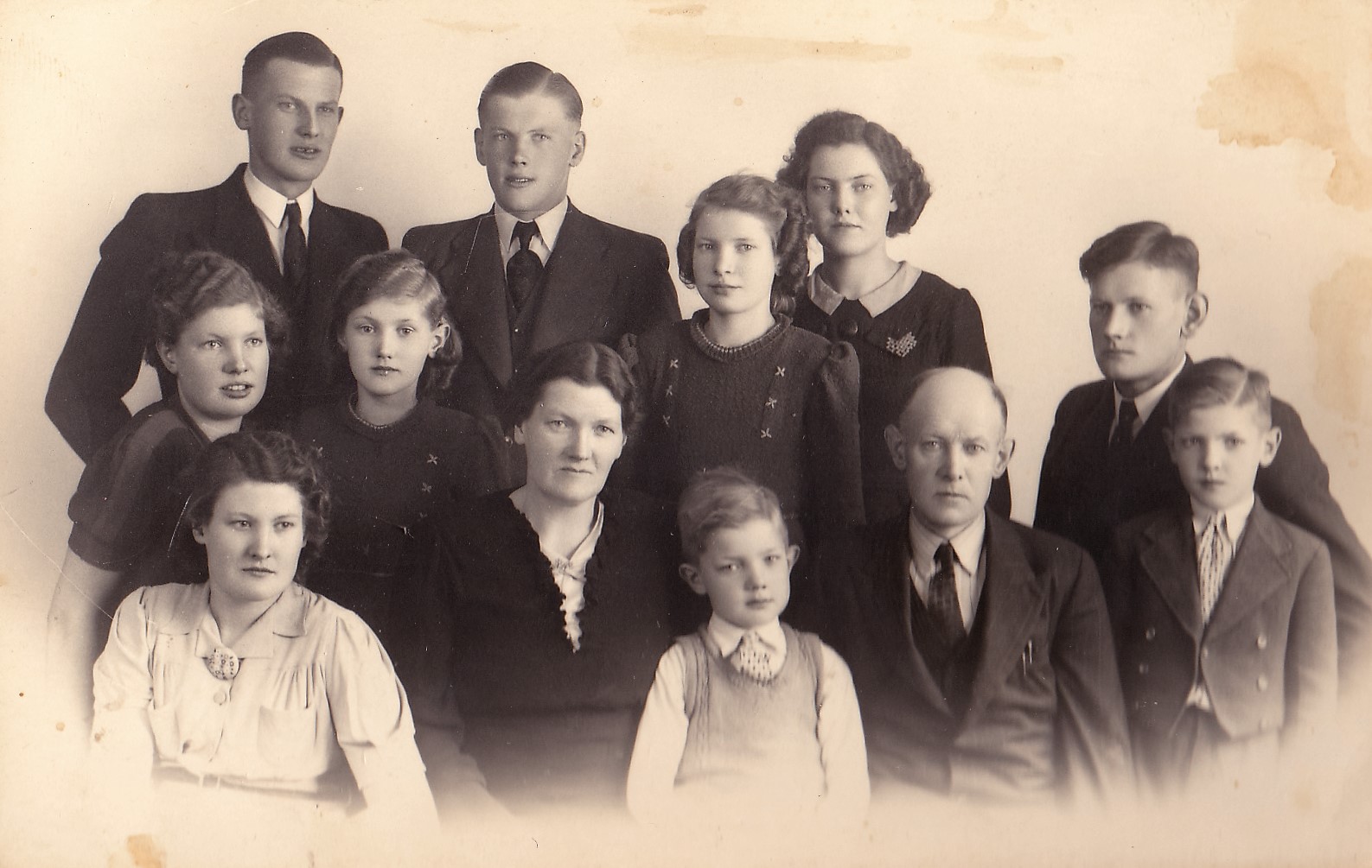 195x_fam_stet2.jpg